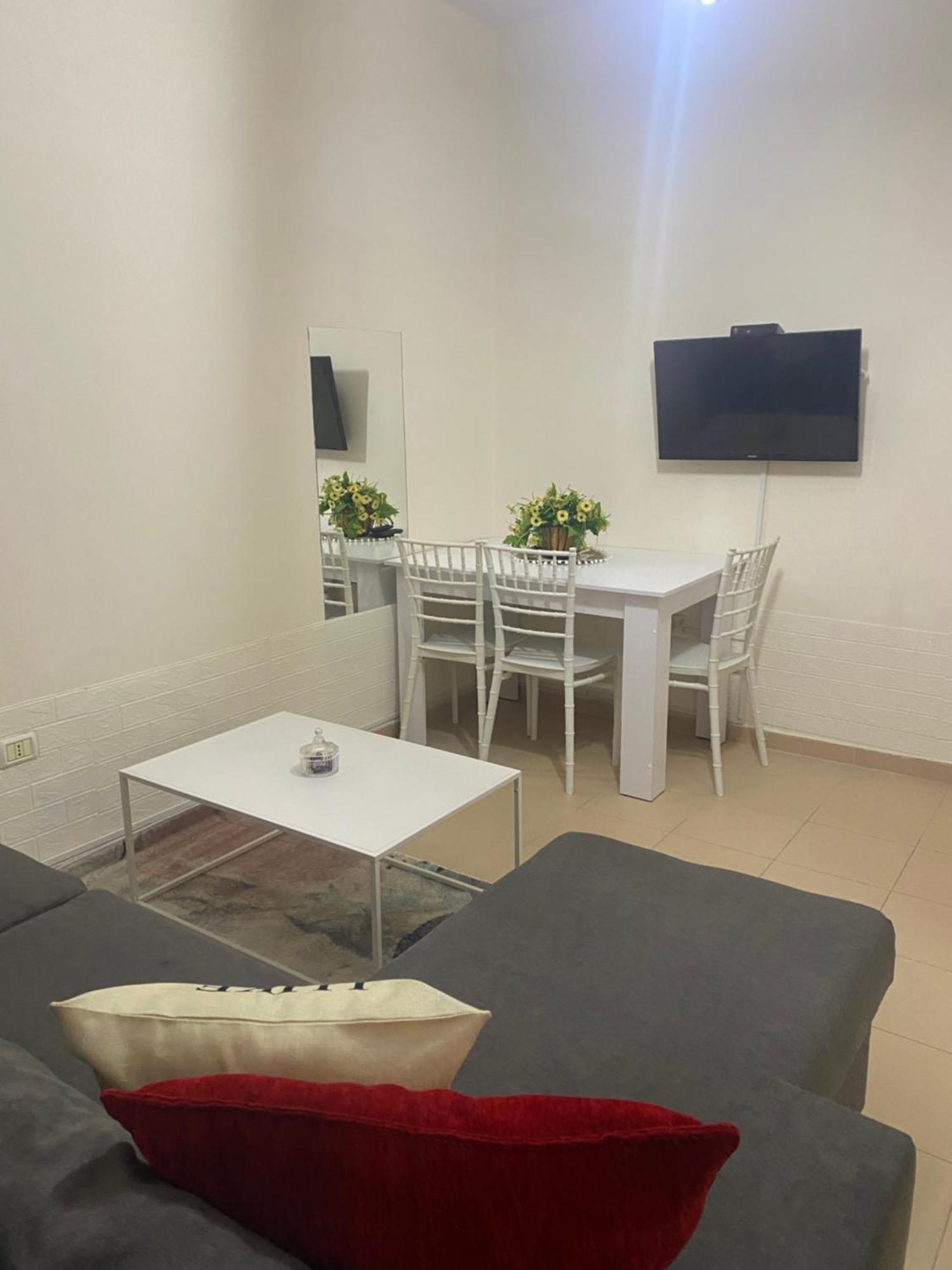 Chlo Apartment 4 Tirane Kültér fotó