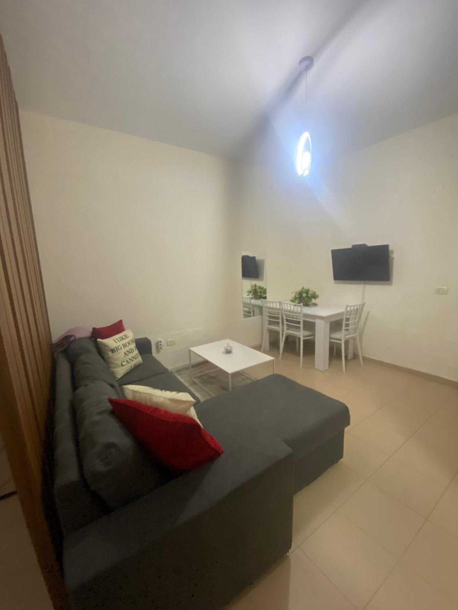 Chlo Apartment 4 Tirane Kültér fotó